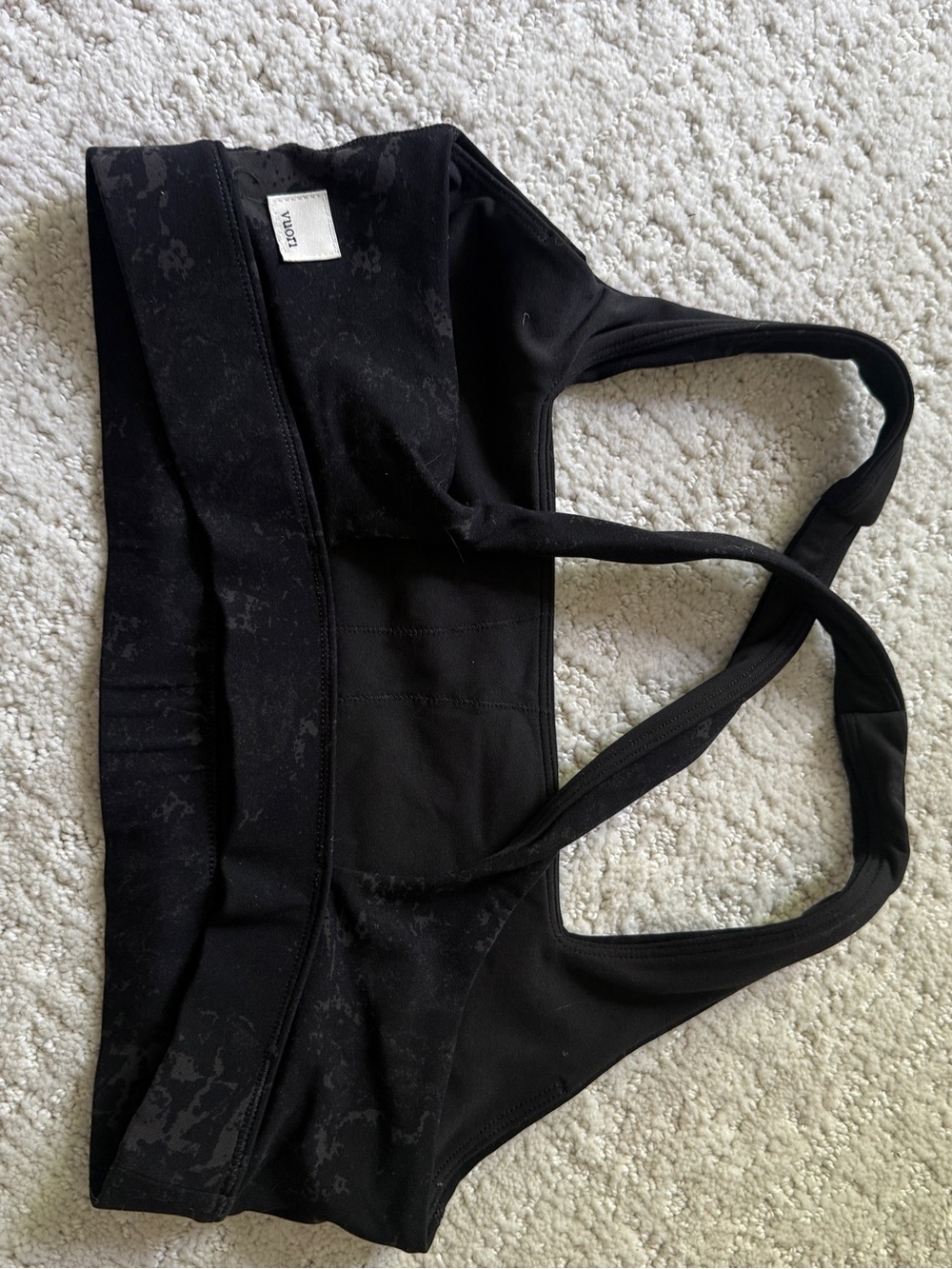 Vuori Pattern Black Daily Form Sports Bra - Picture 2 of 2